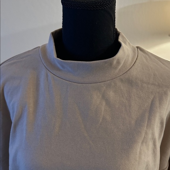 Beige Lounge Set - Picture 4 of 9